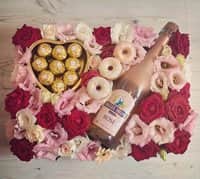 מארז אדום פורח