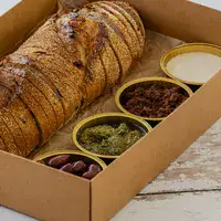 לחם מחמצת עם מטבלים