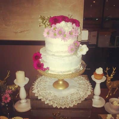 שולחן בגווני סגול