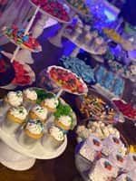 שולחן גרפיטי צבעוני